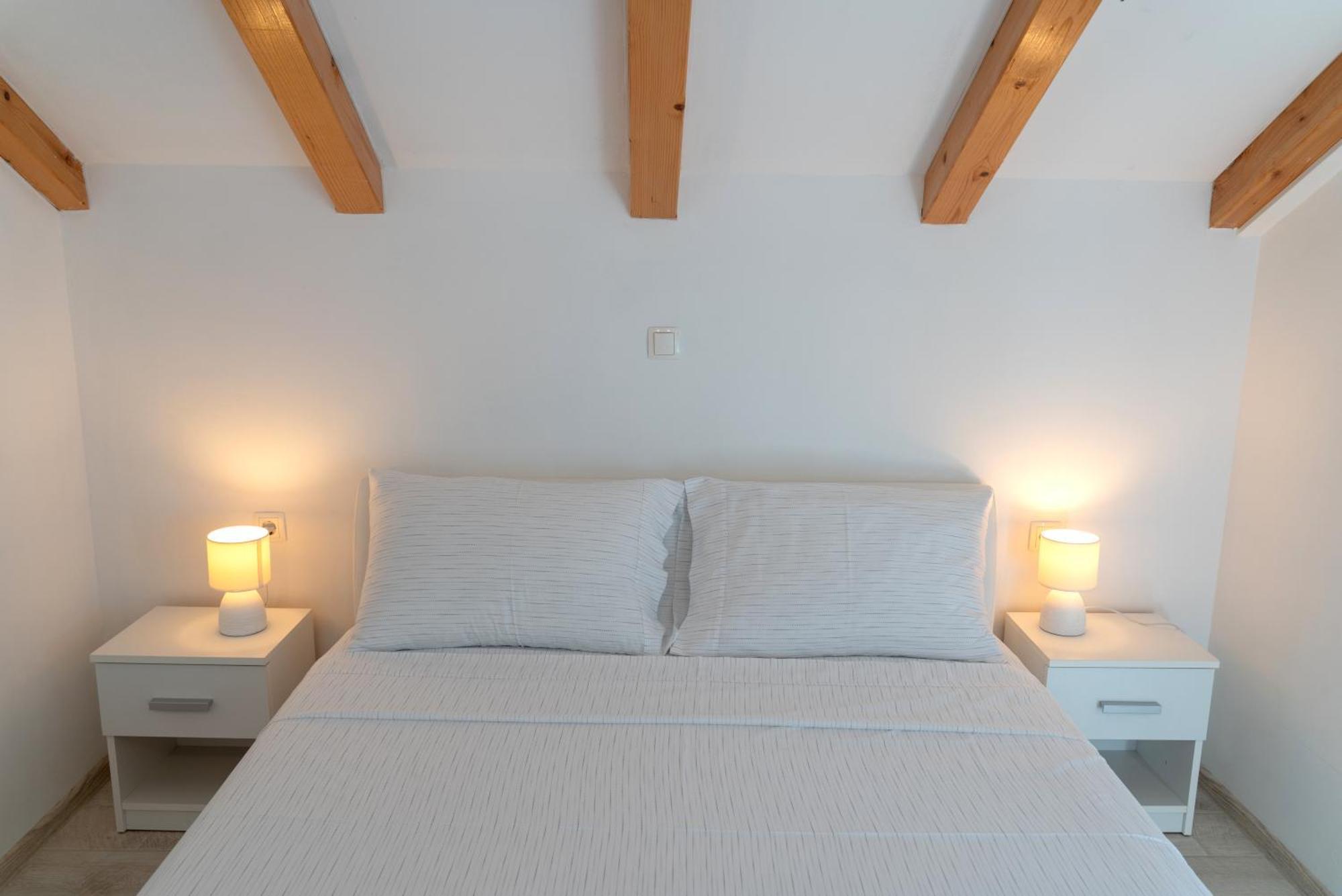 Apartments Srdanovic 奥米什 外观 照片