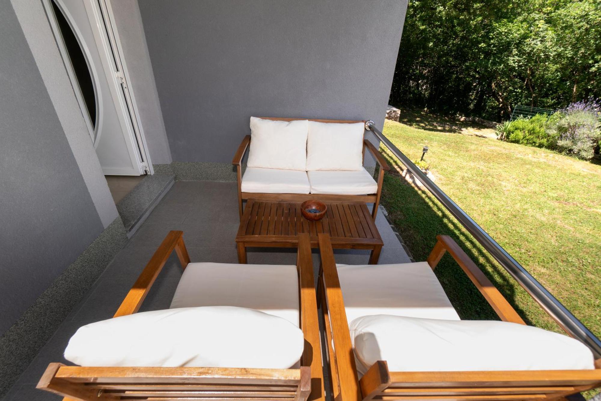 Apartments Srdanovic 奥米什 外观 照片