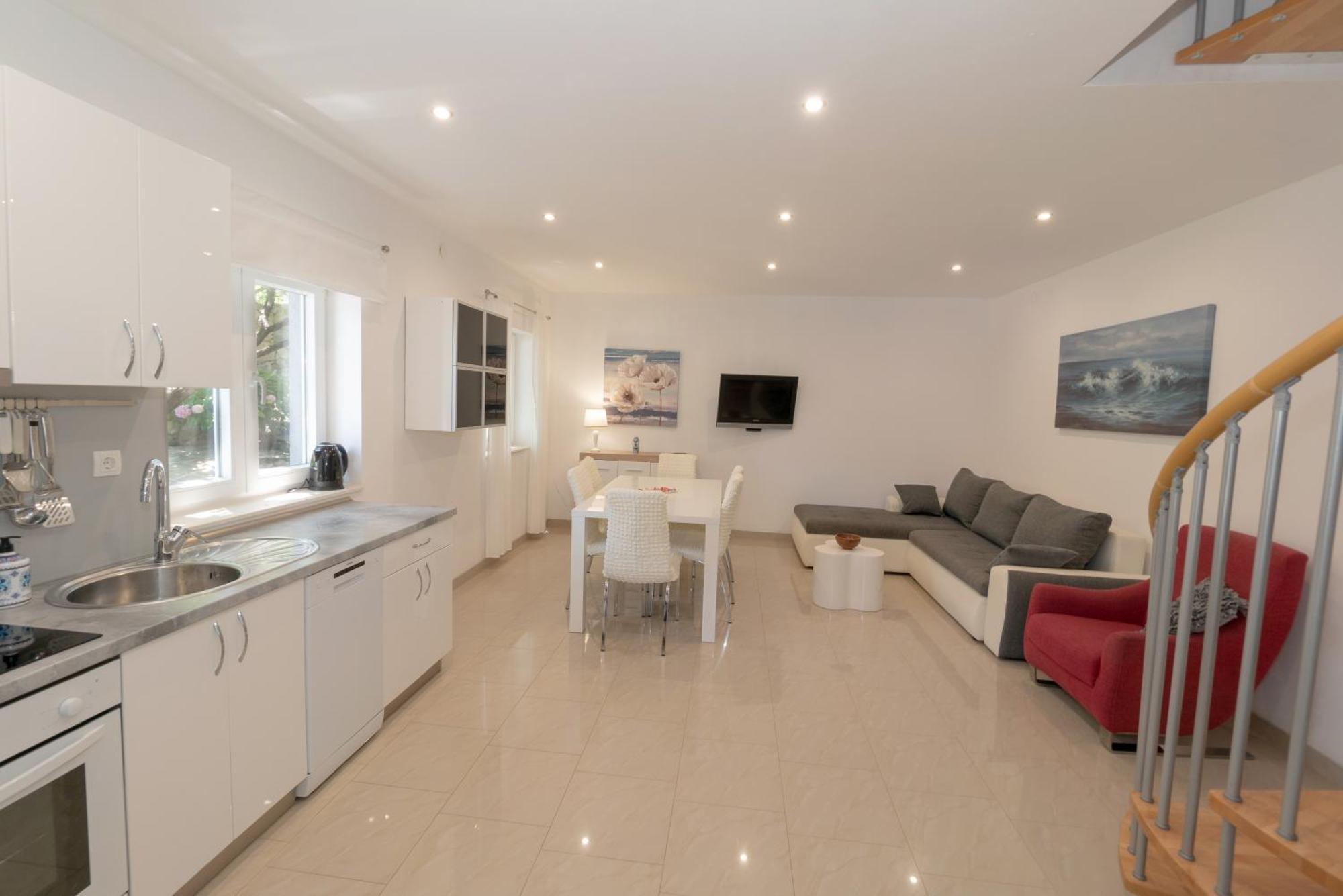 Apartments Srdanovic 奥米什 外观 照片