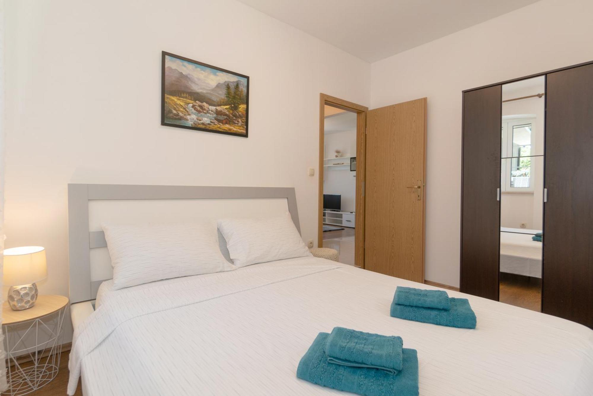 Apartments Srdanovic 奥米什 外观 照片