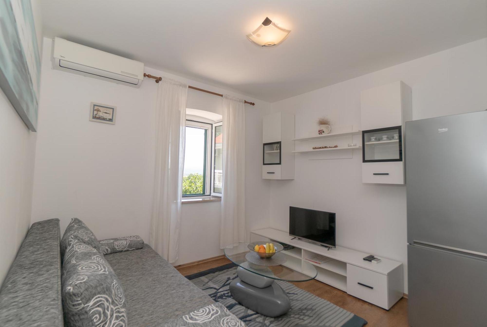 Apartments Srdanovic 奥米什 外观 照片