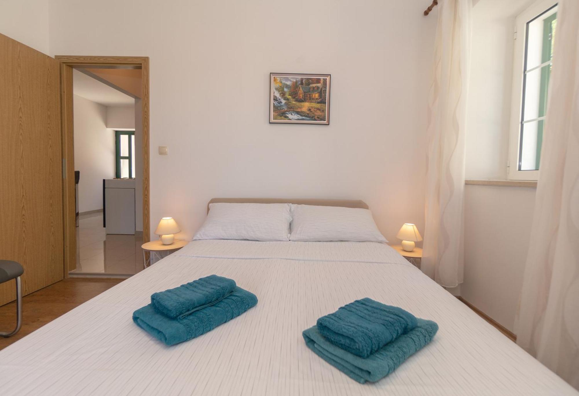 Apartments Srdanovic 奥米什 外观 照片